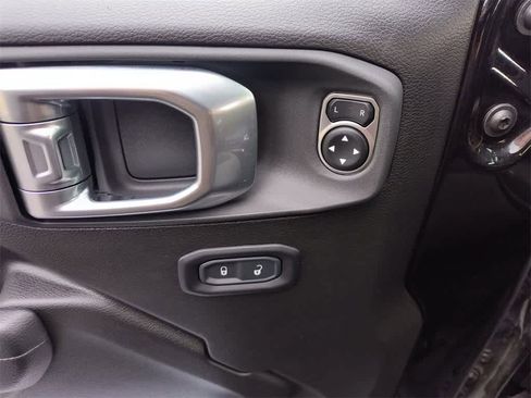 Used 2024 Jeep Wrangler Willys image 13