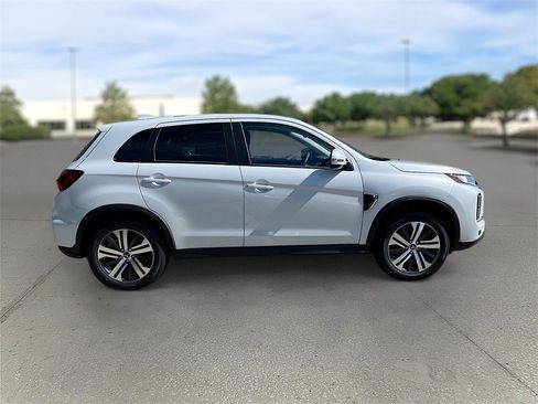 New 2025 Mitsubishi Outlander Sport SE image 8