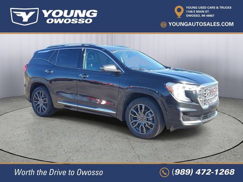 Used 2023 GMC Terrain Denali w/ Black Diamond Edition AWD/4WD image 2