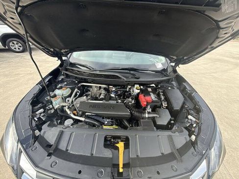 Used 2024 Nissan Rogue S AWD/4WD image 31