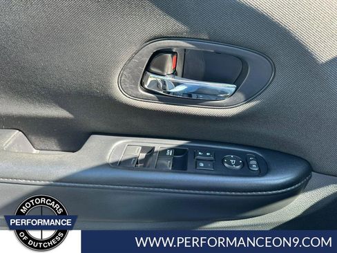 Used 2019 Honda HR-V Sport image 9