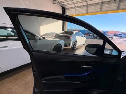 Used 2022 Toyota C-HR XLE image 19