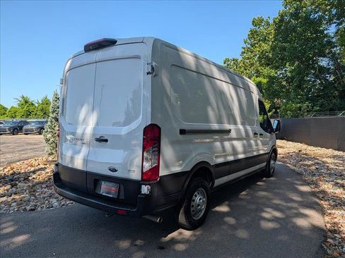Used 2023 Ford Transit 250 Medium Roof AWD image 5