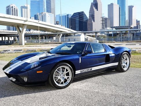 Used 2005 Ford GT image 2