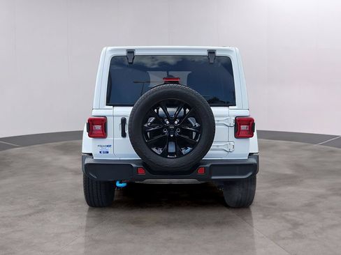 Used 2023 Jeep Wrangler Unlimited Sahara w/ Cold Weather Group AWD/4WD image 5
