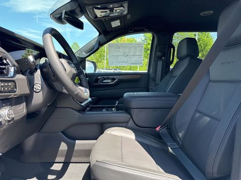 New 2026 GMC Yukon XL Denali AWD/4WD image 9