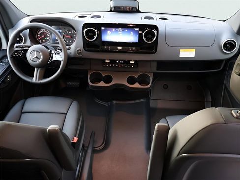 New 2025 Mercedes-Benz Sprinter 2500 image 13