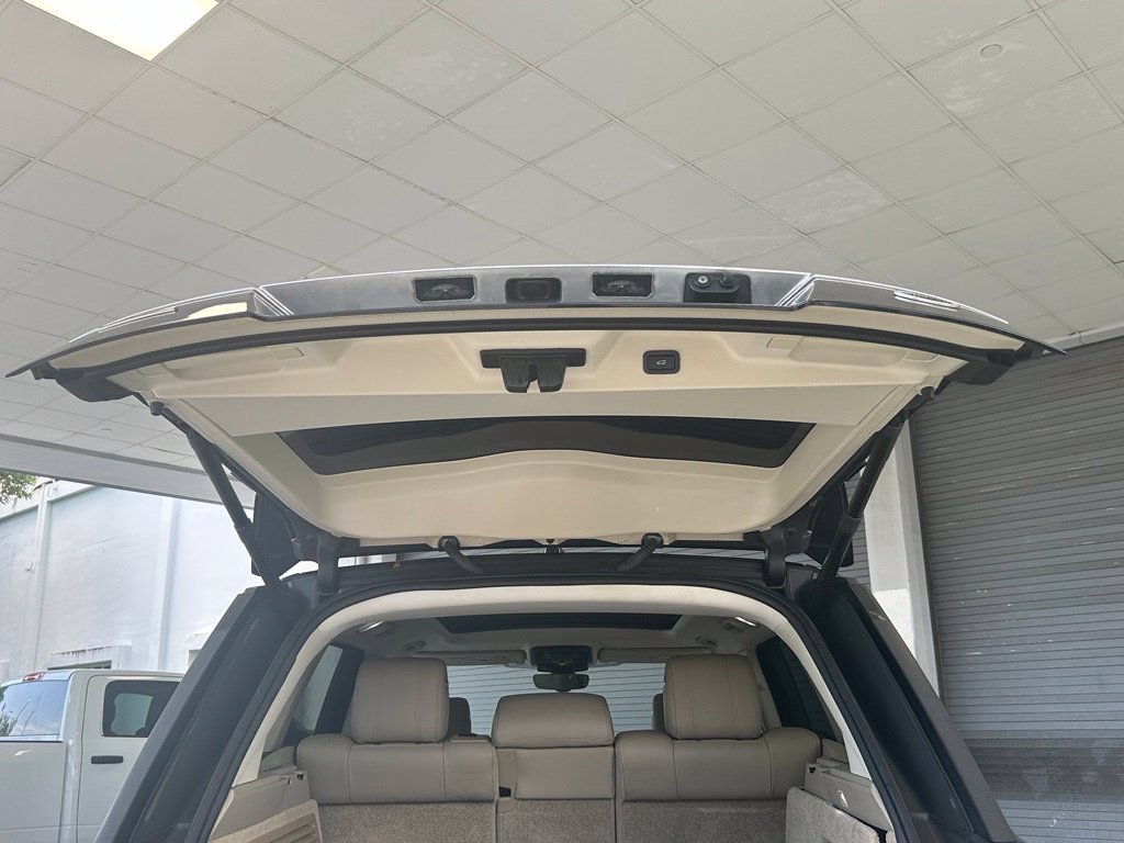Used 2017 Land Rover Range Rover Supercharged AWD/4WD image 38
