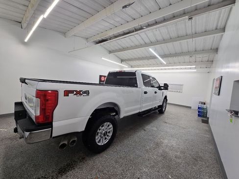 Used 2019 Ford F250 XLT w/ XLT Value Package image 7