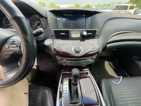 Used 2011 INFINITI M37 w/ Sport Pkg RWD image 11