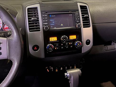 Used 2019 Nissan Frontier PRO-4X image 10