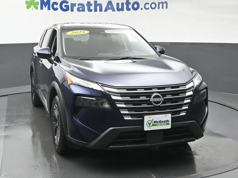 Used 2025 Nissan Rogue SV AWD/4WD image 5