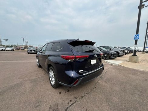 Used 2020 Toyota Highlander Limited AWD/4WD image 7