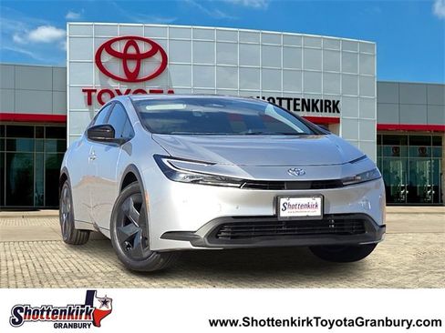 New 2026 Toyota Prius LE image 1