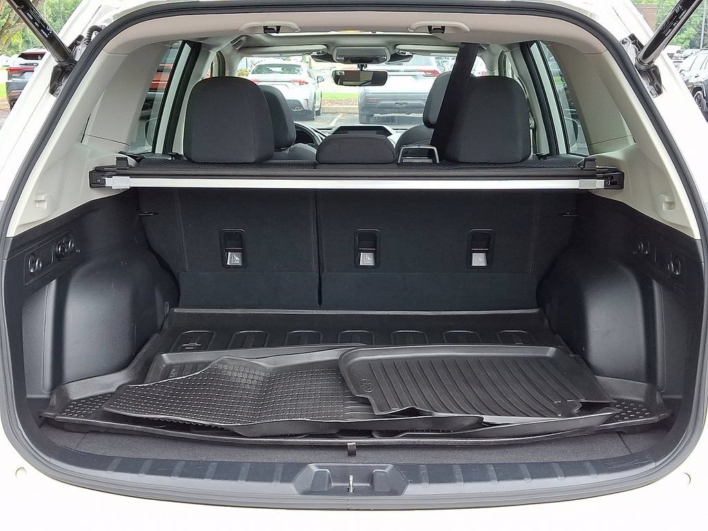 Used 2023 Subaru Forester Premium AWD/4WD image 32