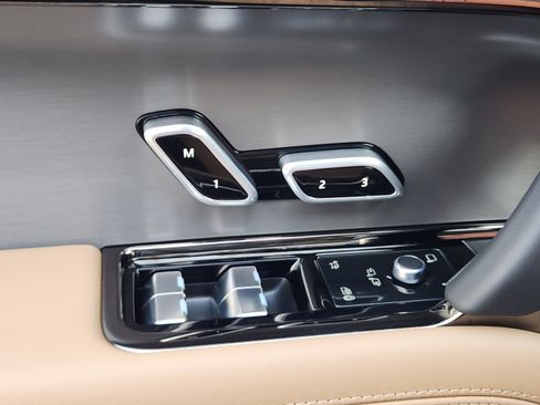 New 2026 Land Rover Range Rover Sport SE AWD/4WD image 17