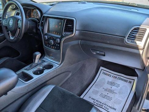 Used 2017 Jeep Grand Cherokee Altitude image 22