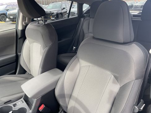 Used 2025 Subaru Crosstrek 2.0i Premium image 12