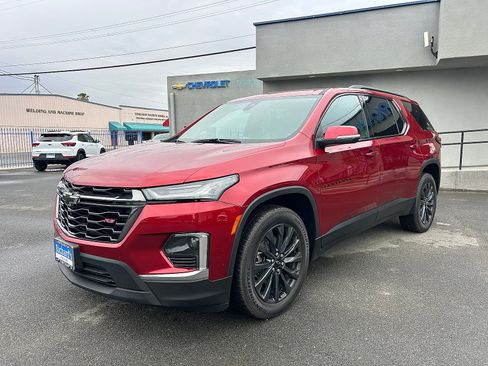 Used 2023 Chevrolet Traverse RS FWD image 7