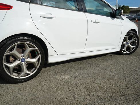 Used 2016 Ford Focus ST FWD image 7