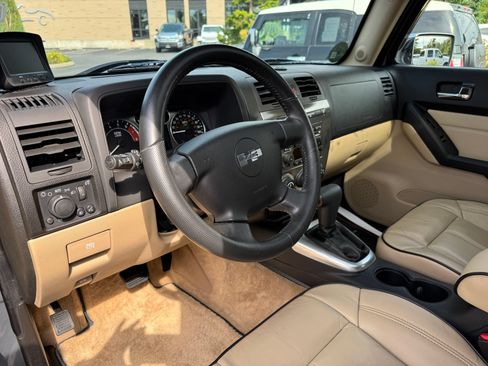 Used 2009 HUMMER H3 Luxury AWD/4WD image 34
