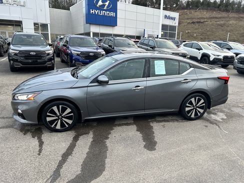 Used 2019 Nissan Altima 2.5 SV image 16