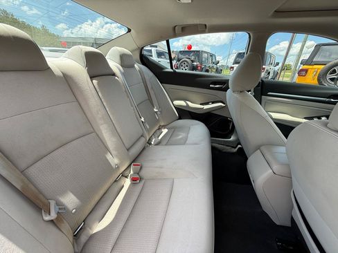 Used 2022 Nissan Altima 2.5 SV w/ SV Premium Package FWD image 29