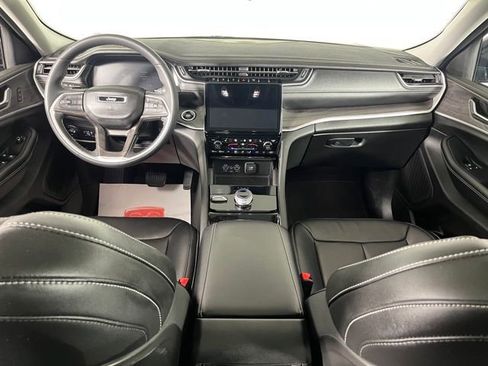 Used 2023 Jeep Grand Cherokee Limited w/ Luxury Tech Group II image 42