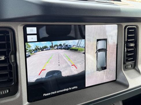 Used 2024 Ford Bronco Outer Banks AWD/4WD image 17