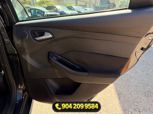 Used 2014 Ford Focus Titanium FWD image 29