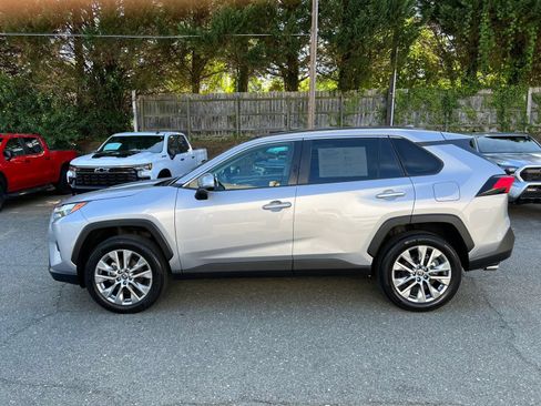 Used 2024 Toyota RAV4 XLE Premium FWD image 7