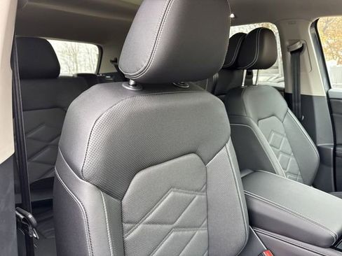 New 2026 Volkswagen Atlas SE FWD image 25