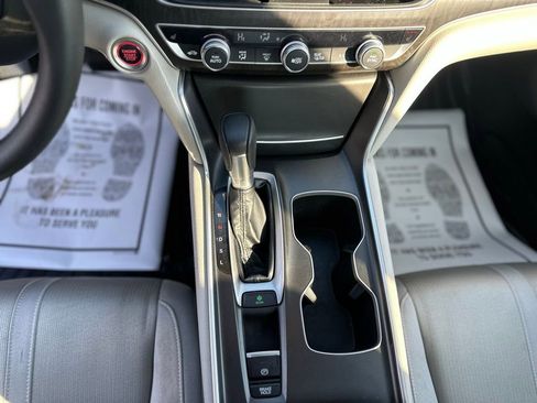 Used 2020 Honda Accord EX image 17