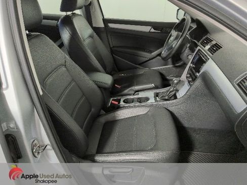 Used 2013 Volkswagen Passat 2.5 SE FWD image 35