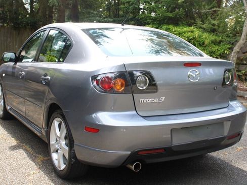 Used 2004 MAZDA MAZDA3 s FWD image 4