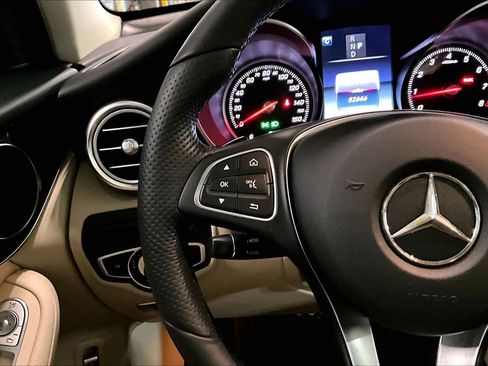 Used 2017 Mercedes-Benz GLC 300 4MATIC image 24