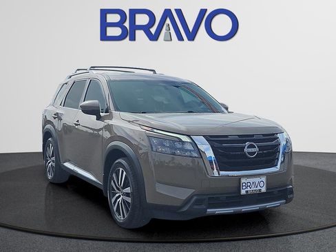 Used 2025 Nissan Pathfinder Platinum w/ Cargo Package FWD image 2