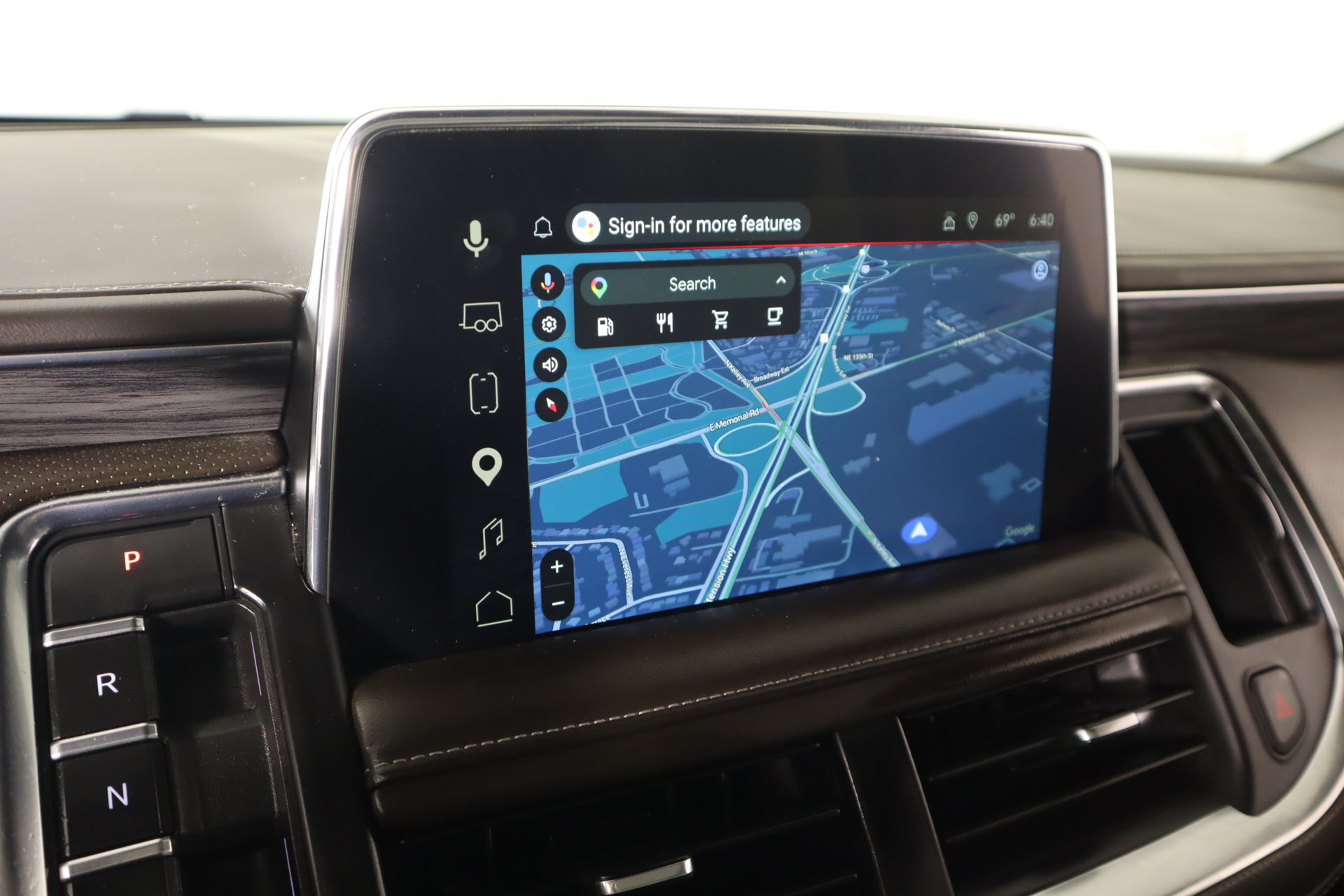 Used 2023 GMC Yukon SLT w/ SLT Premium Package AWD/4WD image 7