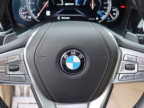 Used 2019 BMW 740e xDrive w/ Executive Package image 32