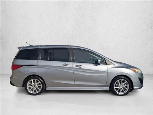 Used 2012 MAZDA MAZDA5 Touring w/ Moonroof & Audio Pkg image 4