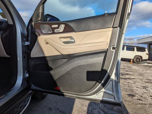Used 2022 Mercedes-Benz GLS 450 4MATIC image 27