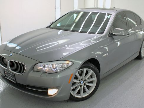Used 2011 BMW 528i Sedan image 2