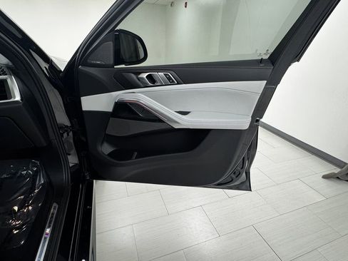 Used 2024 BMW X6 xDrive40i w/ Premium Package image 13