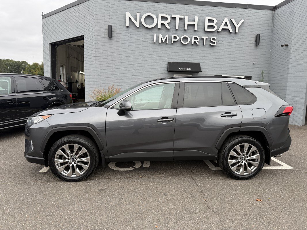 Used 2019 Toyota RAV4 XLE Premium w/ Cold Weather Package AWD/4WD image 12