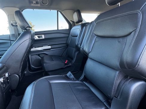 Used 2022 Ford Explorer Limited w/ Equipment Group 301A image 12