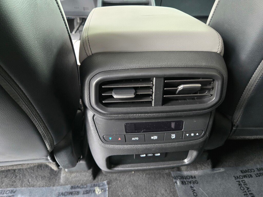 Certified 2025 Honda Pilot EX-L image 16