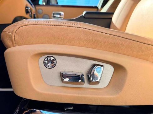 Used 2014 Rolls-Royce Ghost RWD image 17