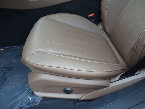 Used 2023 Mercedes-Benz E 350 4MATIC Sedan image 10