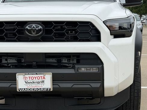 Certified 2025 Toyota 4Runner 4WD image 8