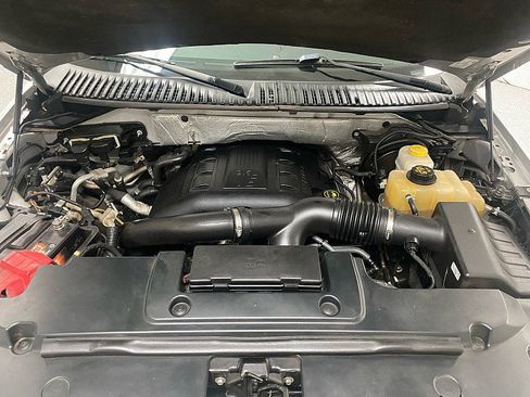 Used 2017 Ford Expedition XLT image 20